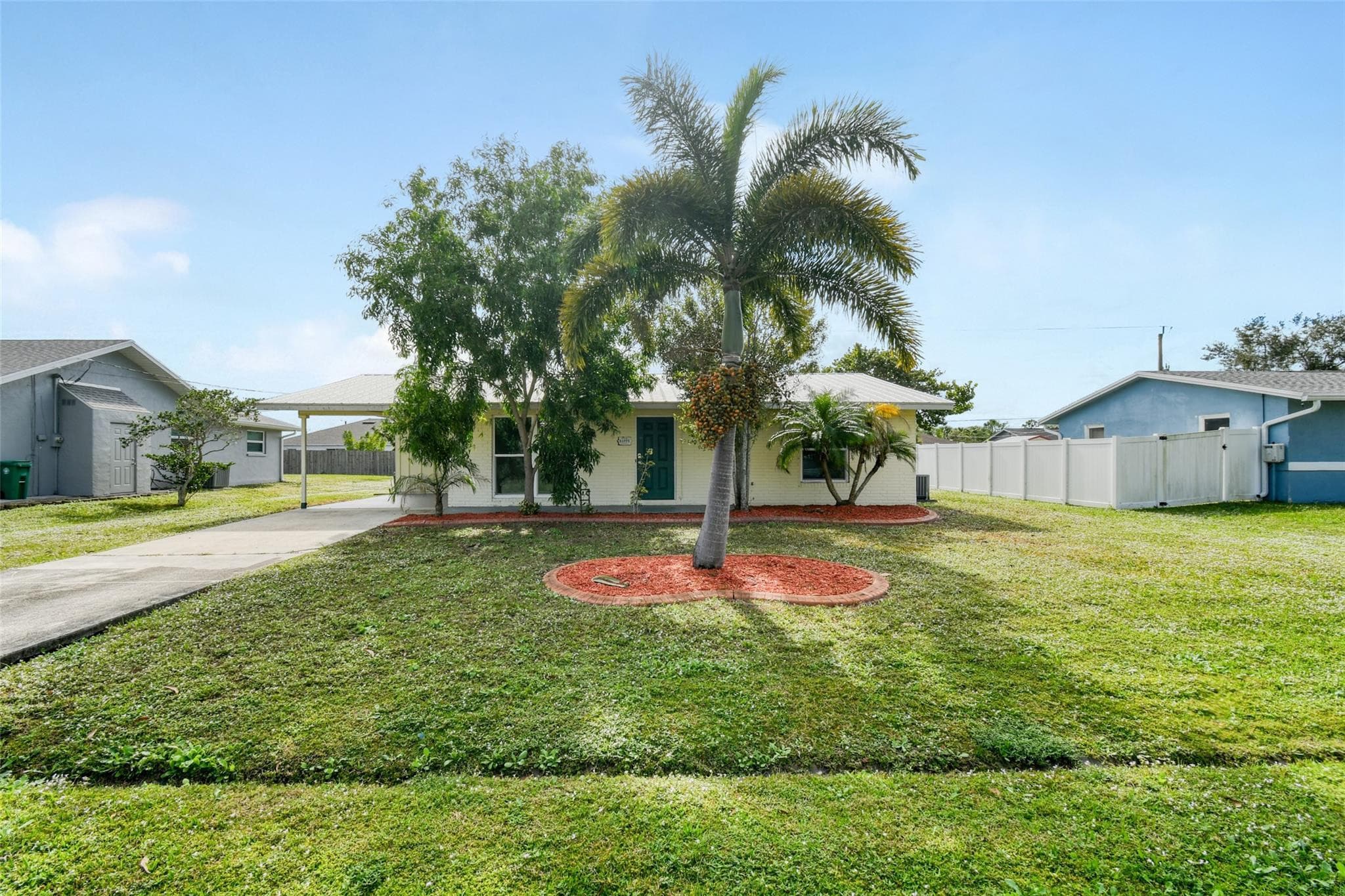 118 SW Ray Avenue, Port St. Lucie, FL 34983 — photo 3 of 32