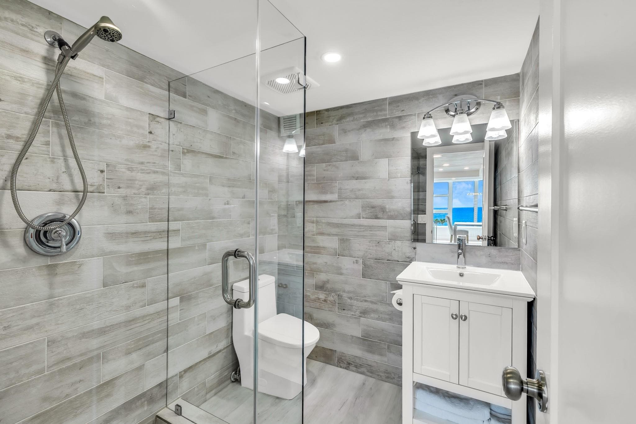 1620 S Ocean Boulevard 5m, Lauderdale-By-The-Sea, FL 33062 — photo 15 of 37