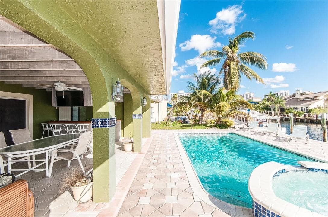 2732 NE 10th Street, Pompano Beach, FL 33062 — photo 10 of 54