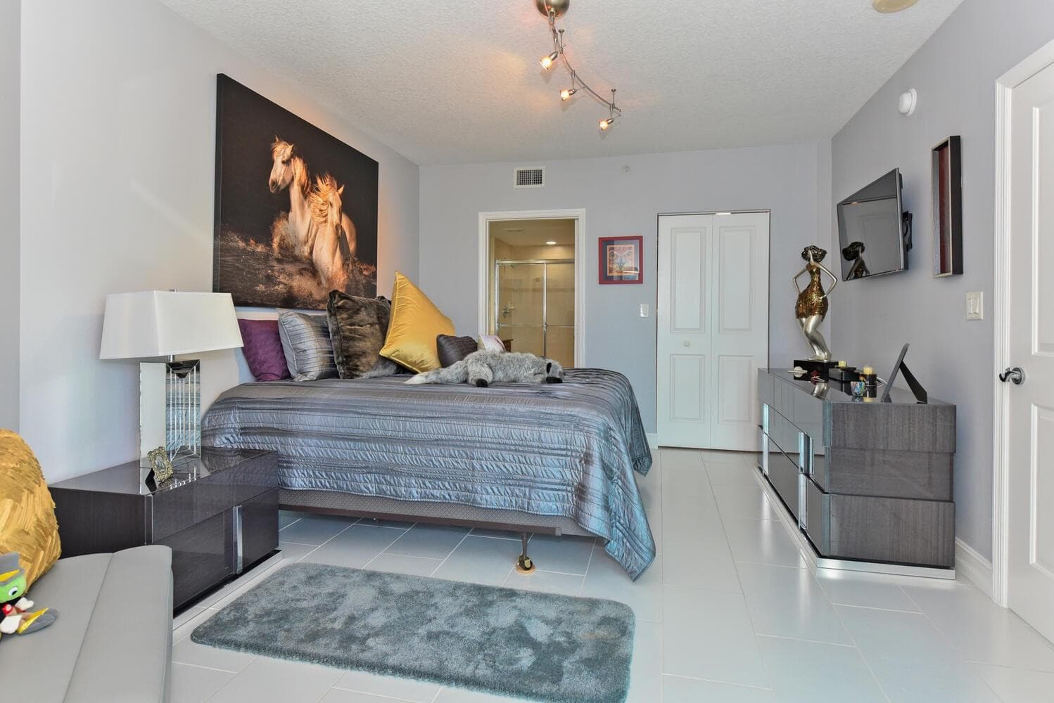 347 N New River Drive 2303, Fort Lauderdale, FL 33301 — photo 19 of 51