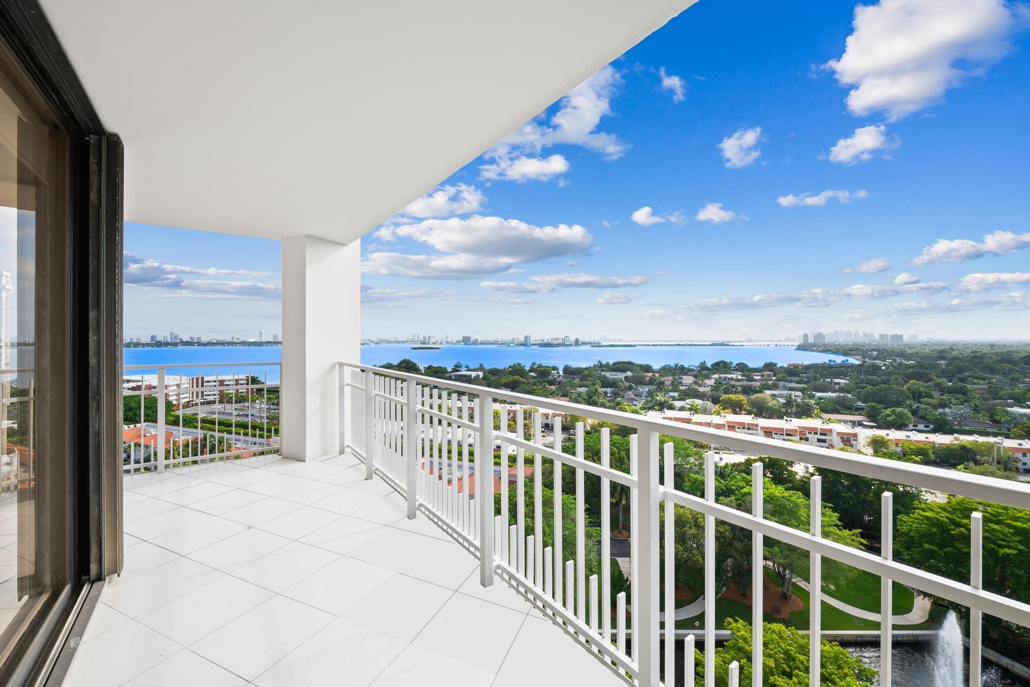 1000 Quayside Terrace 1606, Miami, FL 33138 — photo 13 of 57