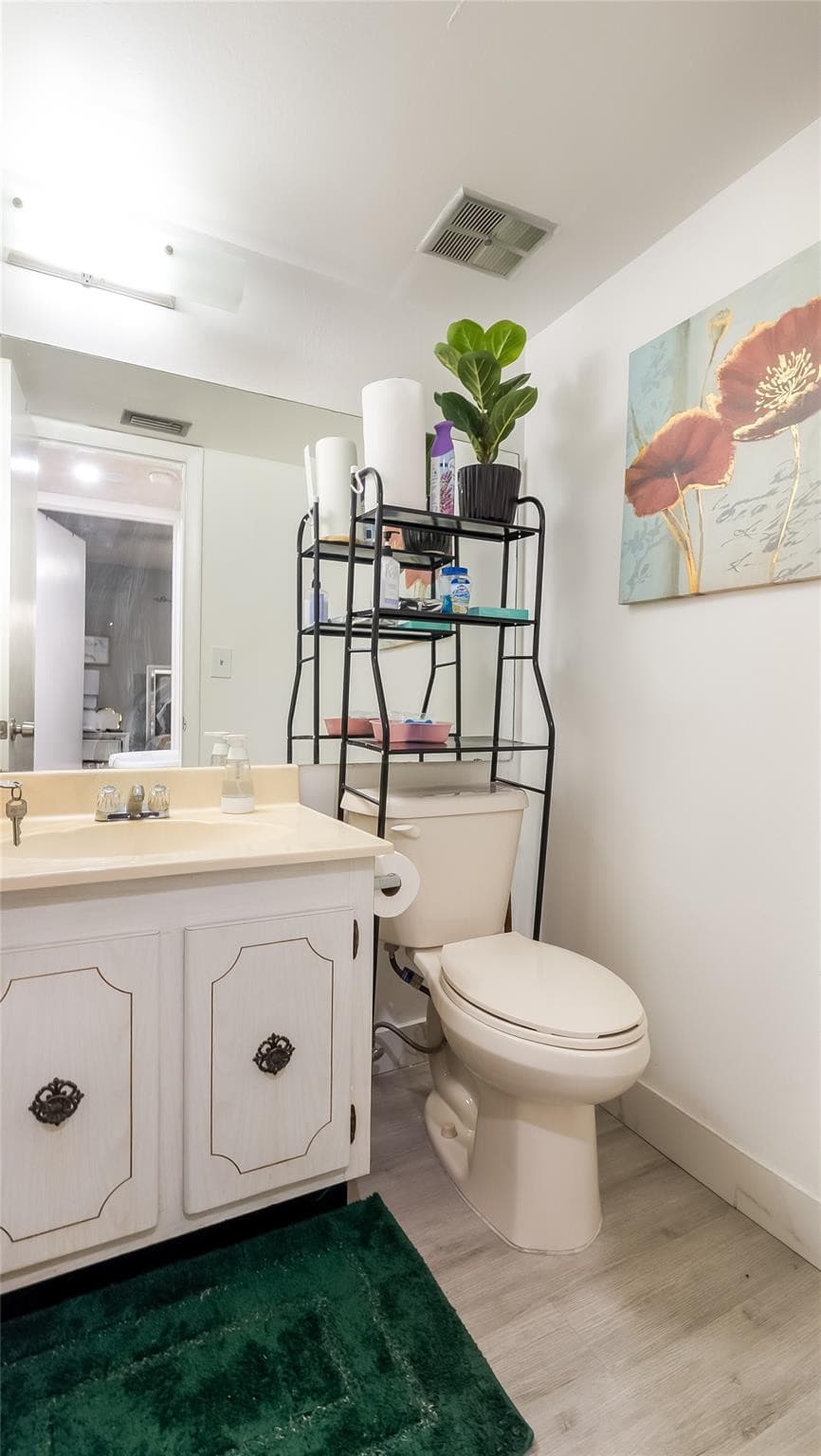 Condominium in North Miami — photo 9 of 27