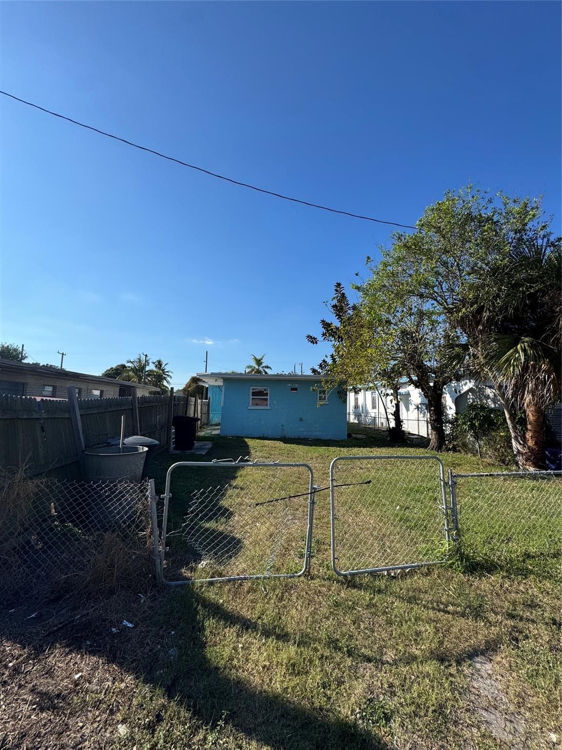 812 N 17th Street, Fort Pierce, FL 34950 — photo 2 of 9