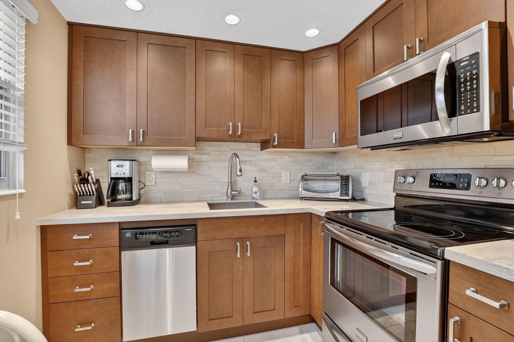 3020 Islewood D 3020, Deerfield Beach, FL 33442 — photo 14 of 55