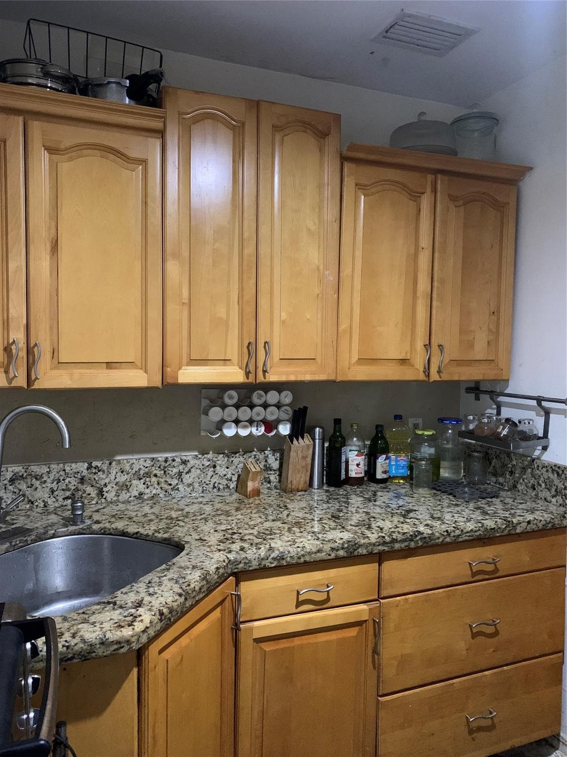 1635 NE 160th Street, North Miami Beach, FL 33162 — photo 4 of 8