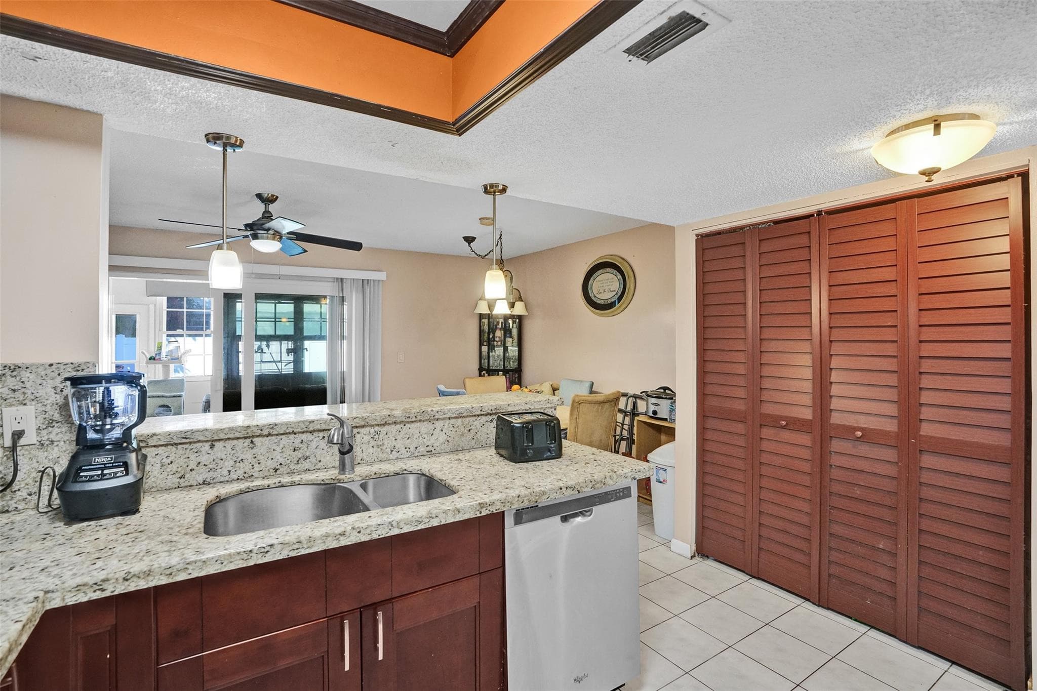 8081 NW 11th Street E, Margate, FL 33063 — photo 11 of 28
