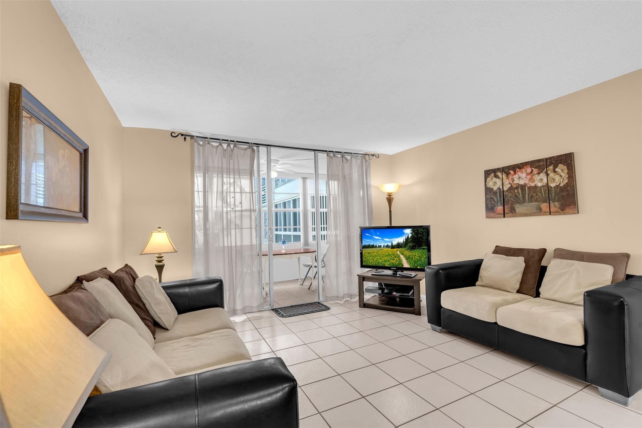 2600 NW 49th Avenue 309, Lauderdale Lakes, FL 33313 — photo 8 of 26