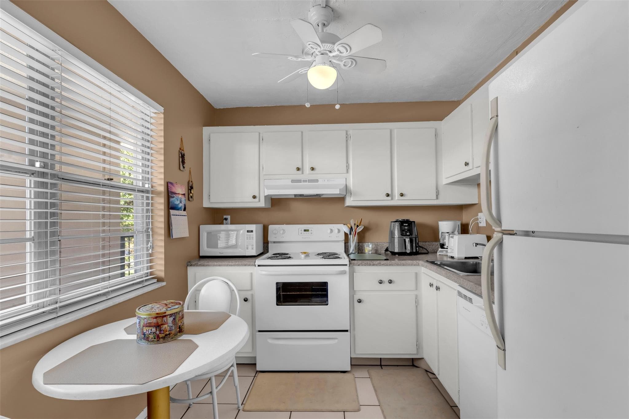 2600 NW 49th Avenue 309, Lauderdale Lakes, FL 33313 — photo 11 of 26