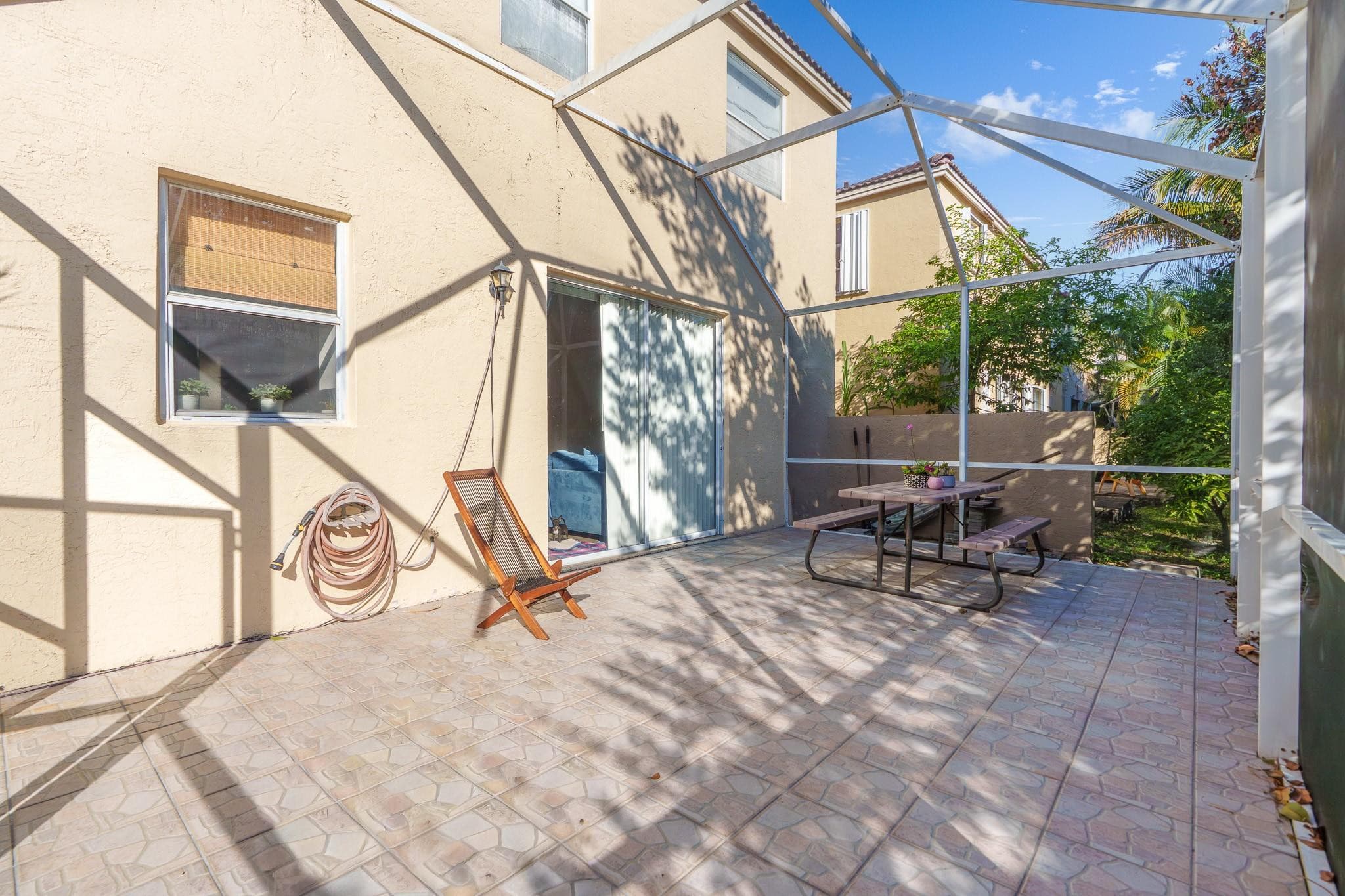 527 NW 87th Lane, Coral Springs, FL 33071 — photo 6 of 38