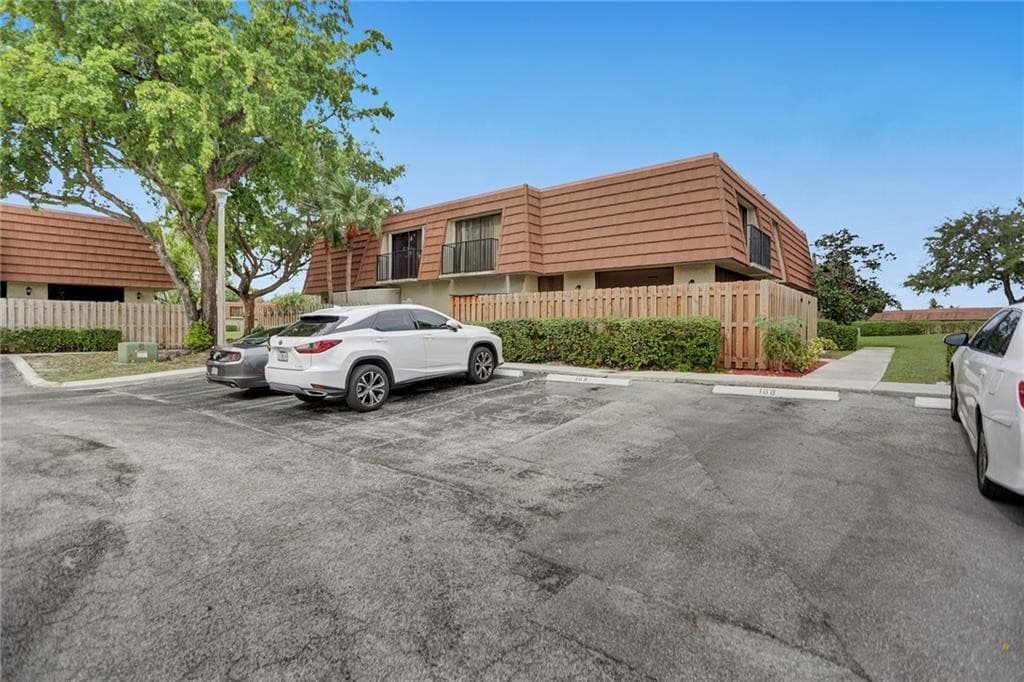 4887 NW 94th Terrace 4887, Sunrise, FL 33351 — photo 1 of 17