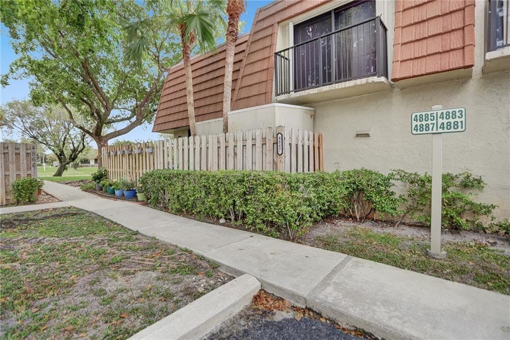 4887 NW 94th Terrace 4887, Sunrise, FL 33351 — photo 2 of 17