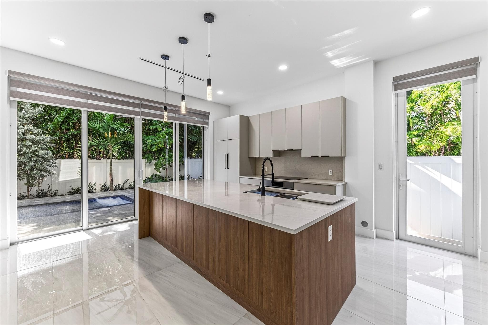 1408 NE 5th Court 1408A, Fort Lauderdale, FL 33301 — photo 9 of 59
