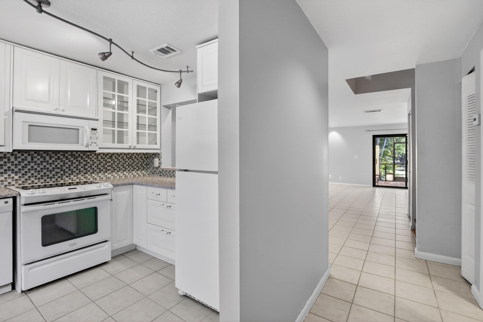 1261 NW 99th Terrace 47, Pembroke Pines, FL 33024 — photo 4 of 38