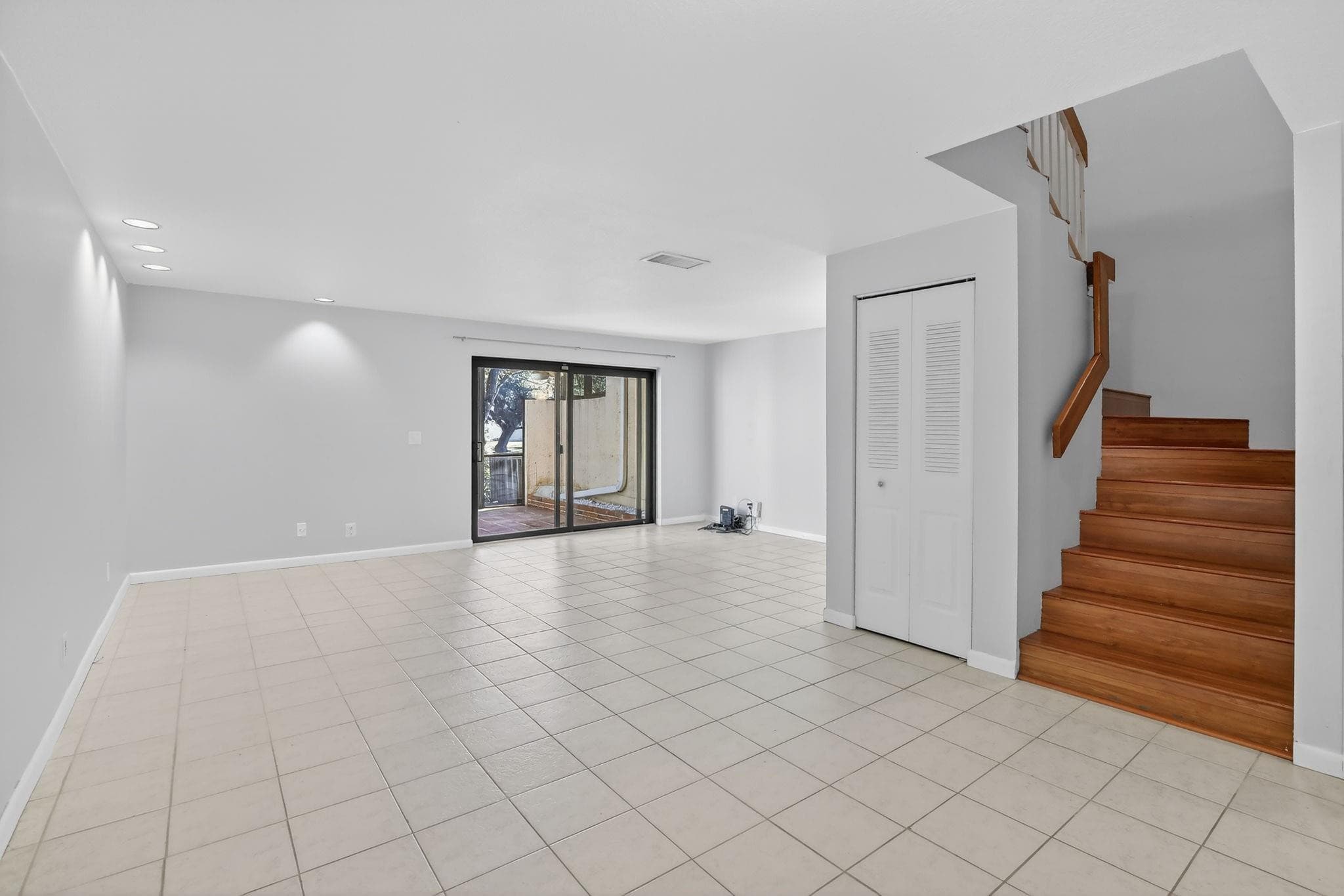 1261 NW 99th Terrace 47, Pembroke Pines, FL 33024 — photo 15 of 38