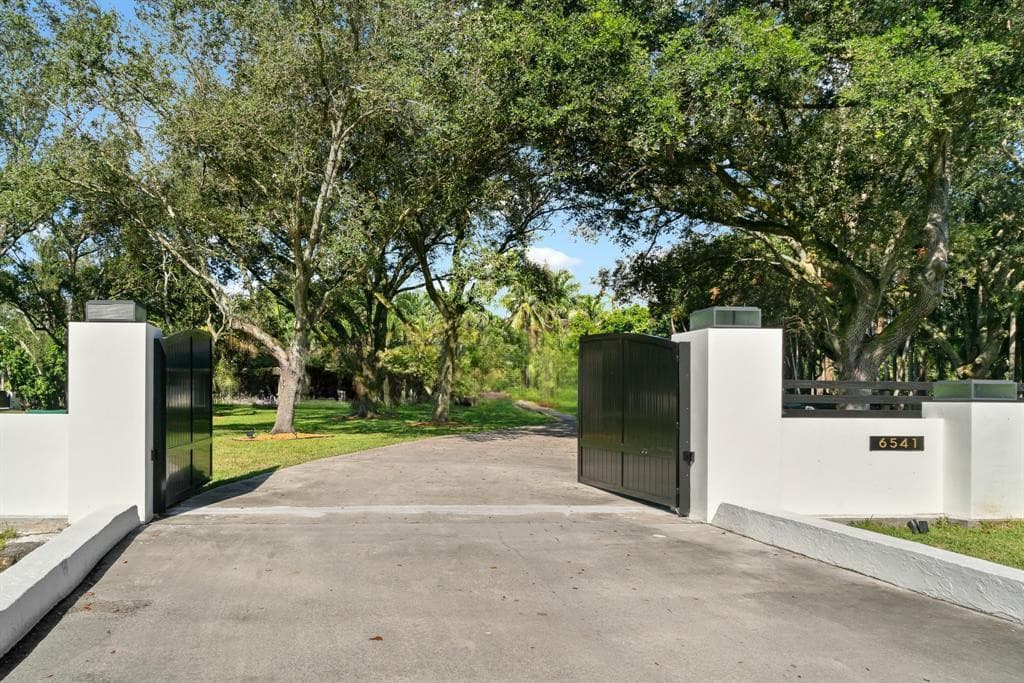 6541 Melaleuca Road, Southwest Ranches, FL 33330 — photo 7 of 8