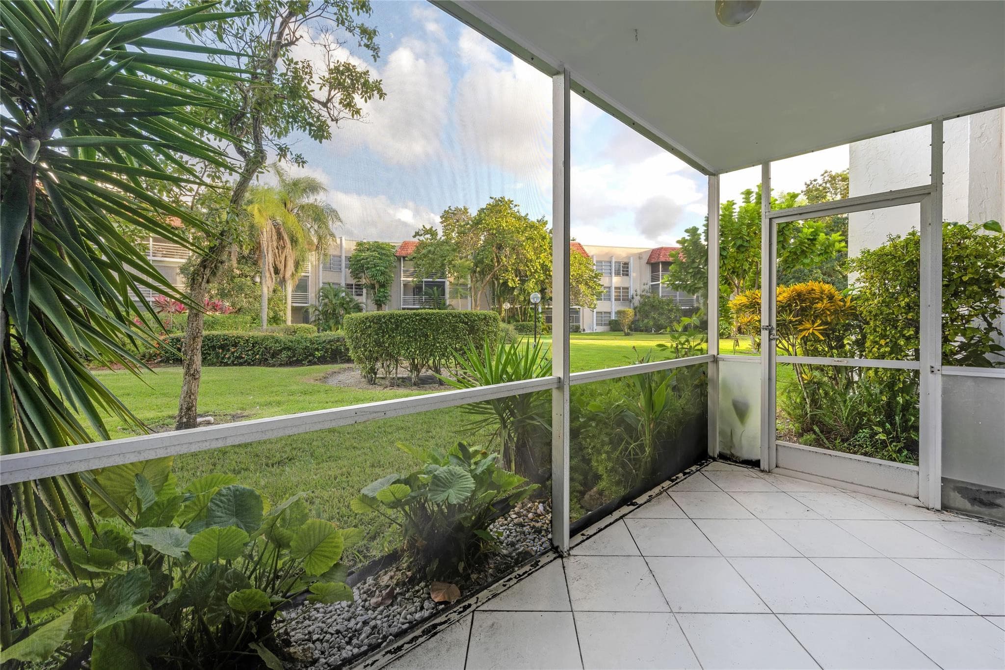 3774 Inverrary Boulevard 104P, Fort Lauderdale, FL 33319 — photo 2 of 22