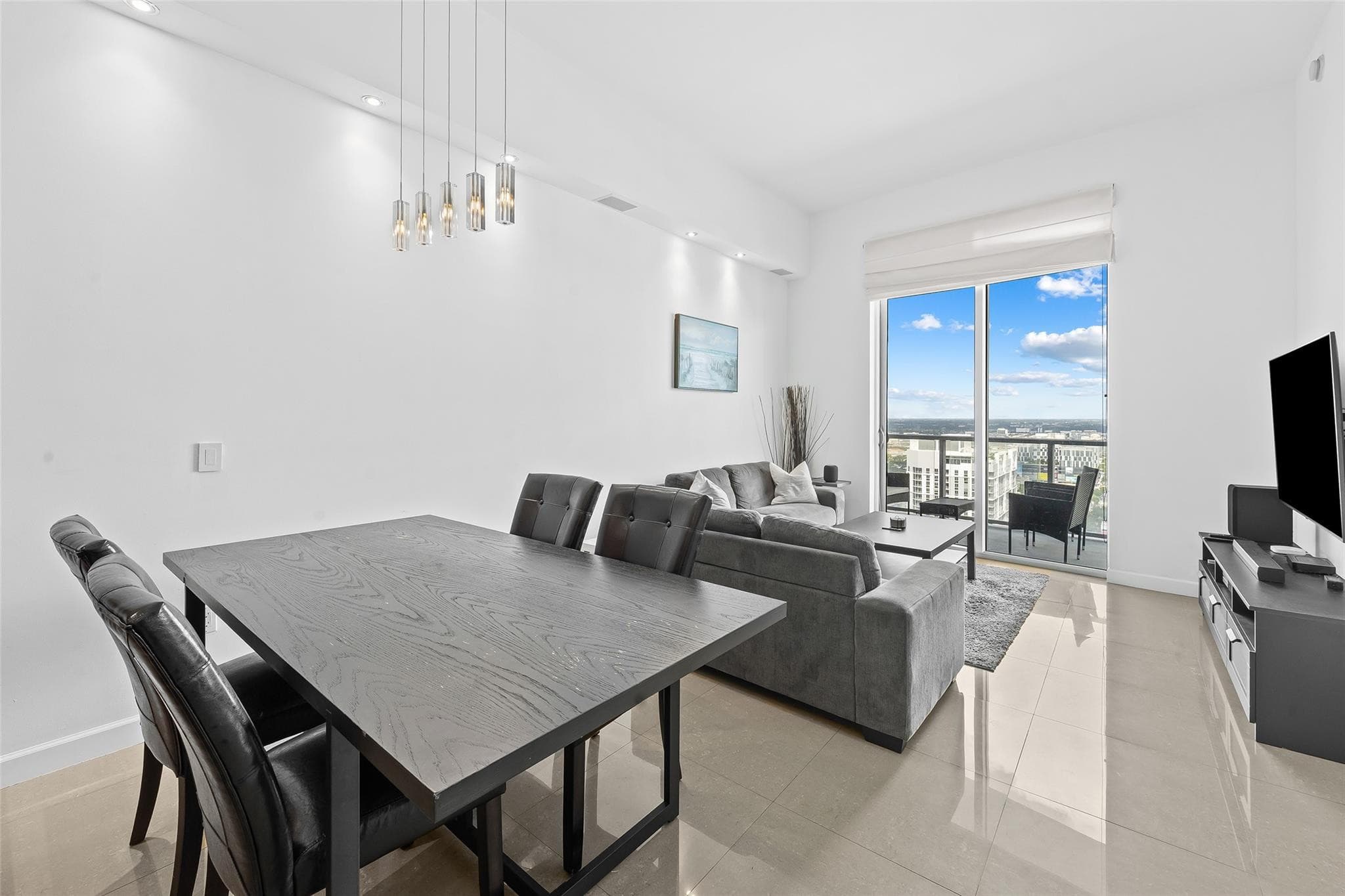 185 SW 7th Street 4403, Miami, FL 33130 — photo 3 of 24