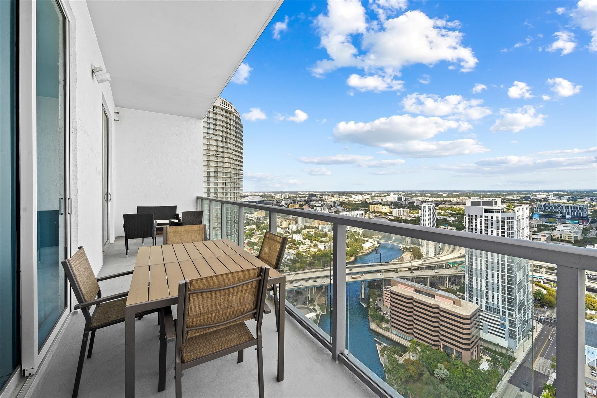 185 SW 7th Street 4403, Miami, FL 33130 — photo 6 of 24