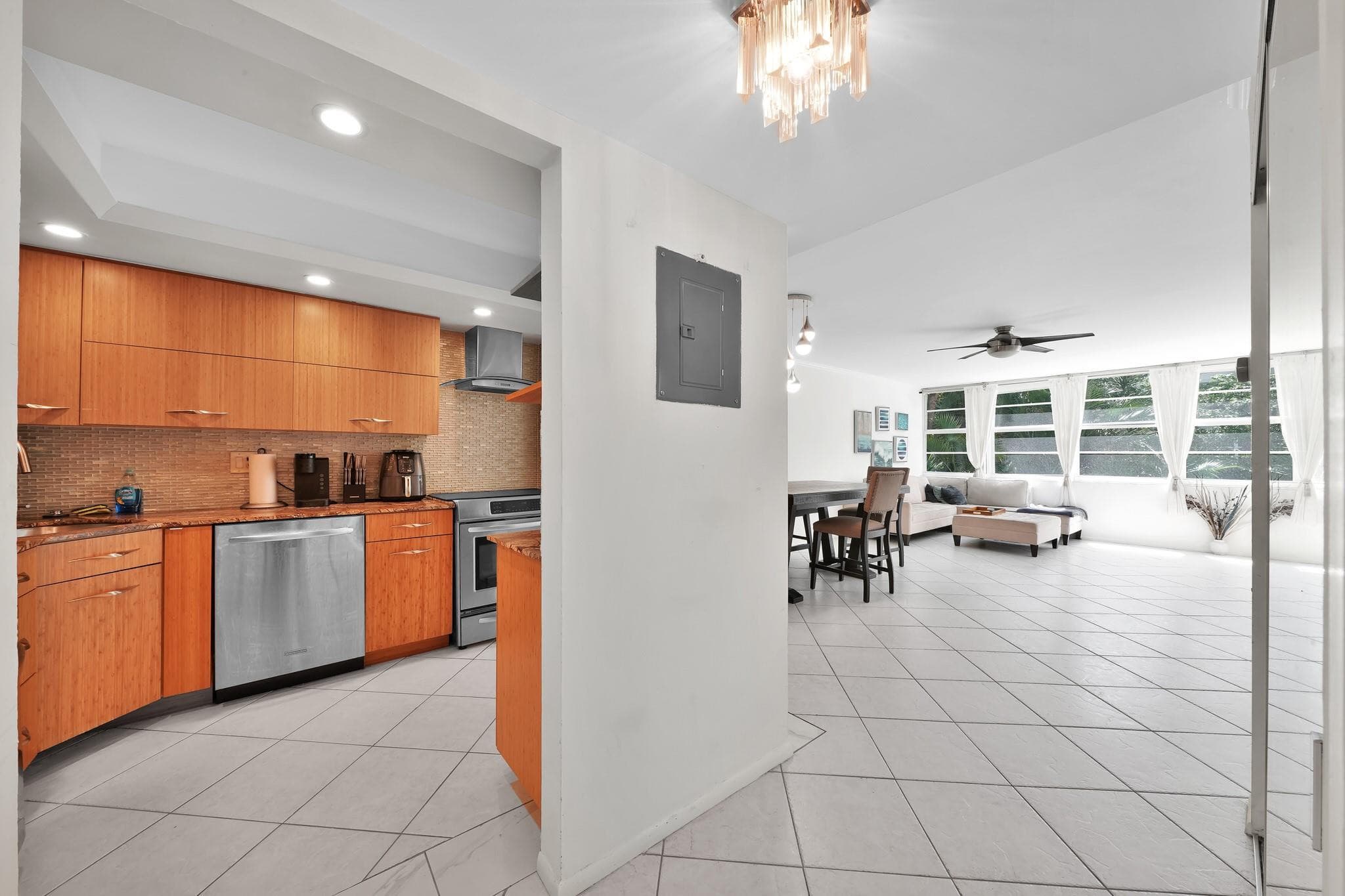 1170 N Federal Highway 106, Fort Lauderdale, FL 33304 — photo 10 of 40