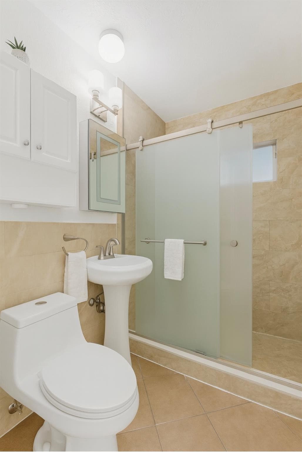 31 Miami Gardens Road, West Park, FL 33023 — photo 15 of 36