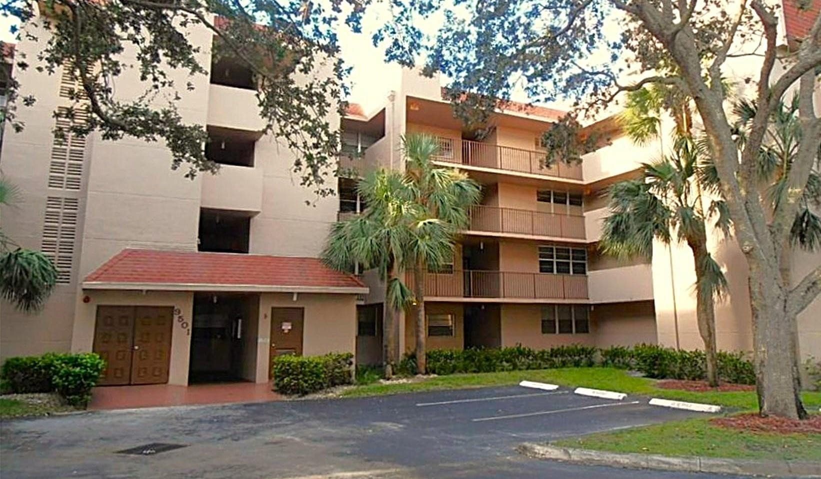 9501 Seagrape Drive 305, Davie, FL 33324 — photo 2 of 39