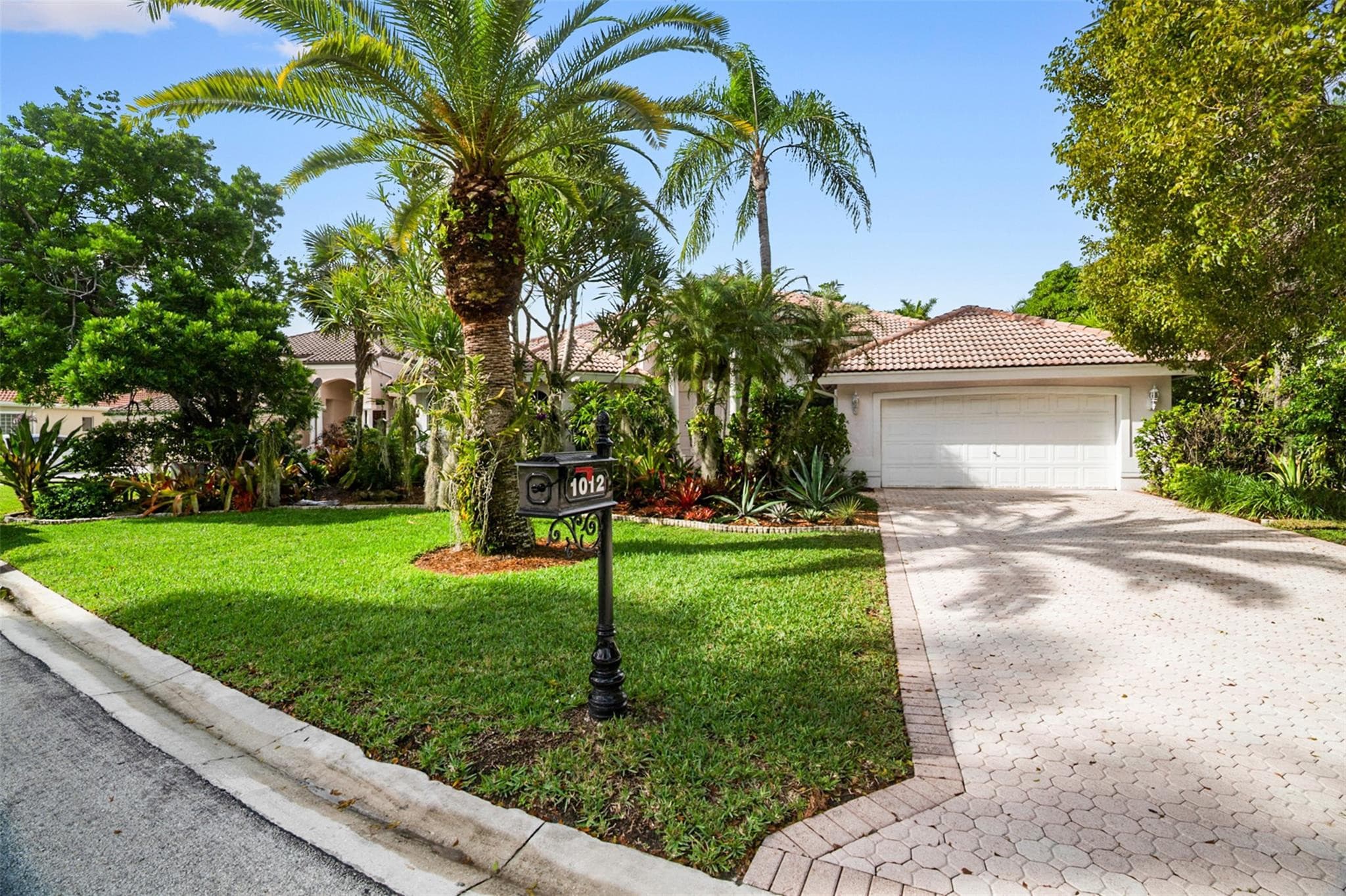 1012 SW 156th Avenue, Pembroke Pines, FL 33027 — photo 1 of 63