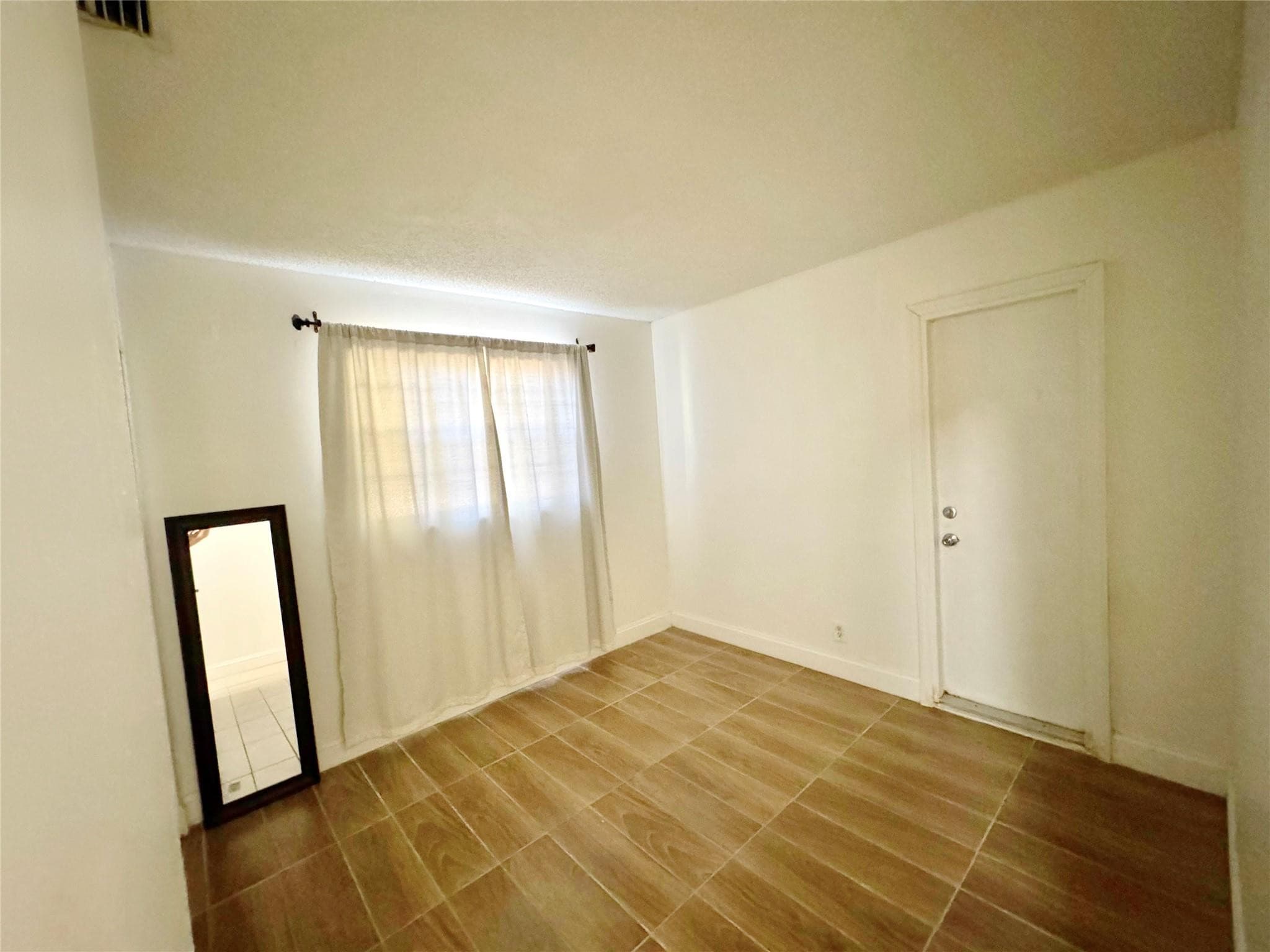 704 NW 3rd Avenue, Pompano Beach, FL 33060 — photo 4 of 12