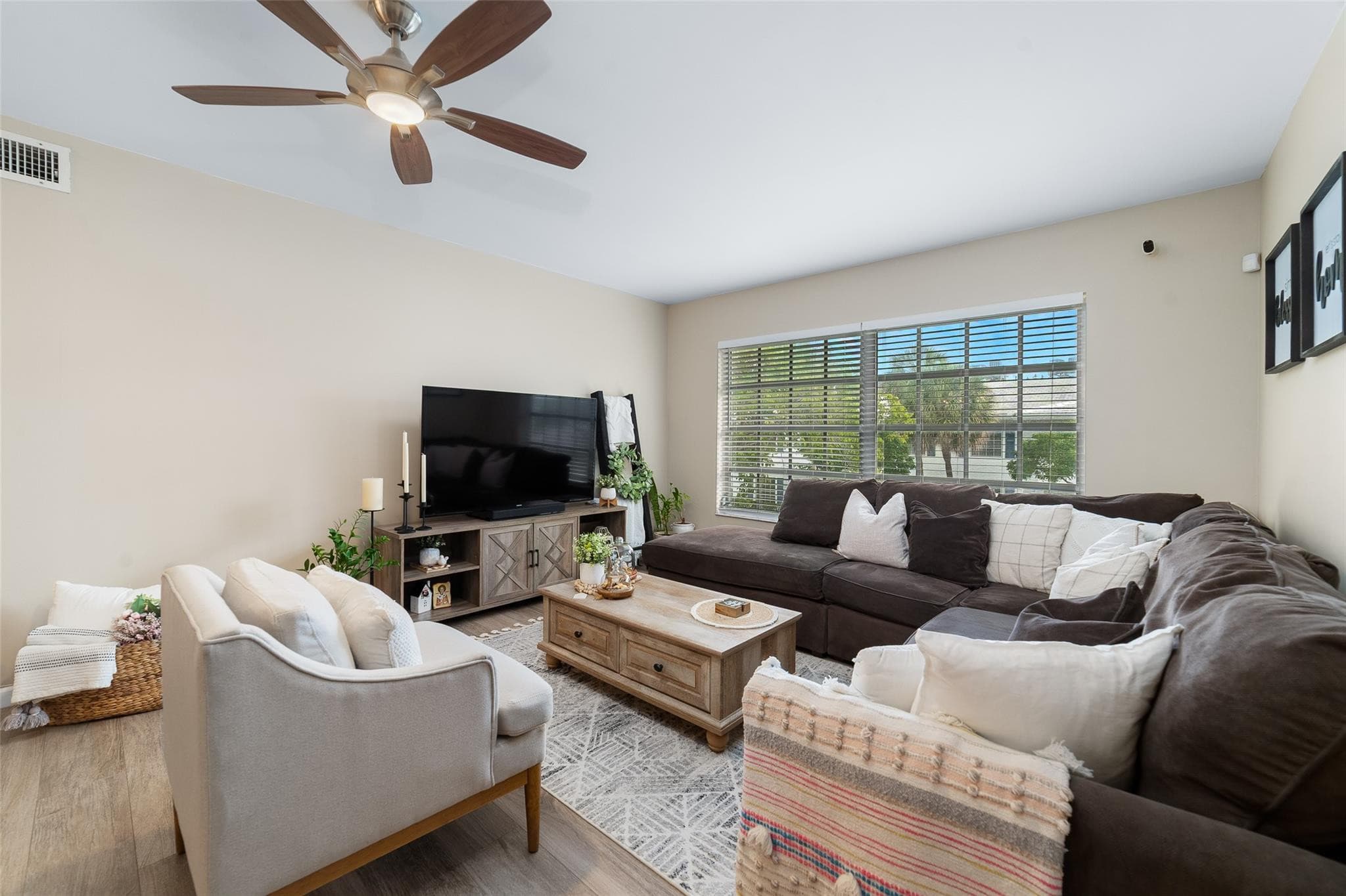 2201 NE 66th Street 1323, Fort Lauderdale, FL 33308 — photo 3 of 41