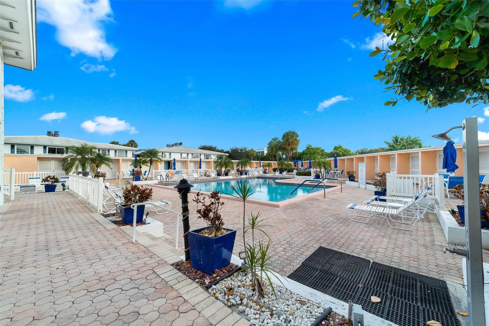 2201 NE 66th Street 1323, Fort Lauderdale, FL 33308 — photo 18 of 41
