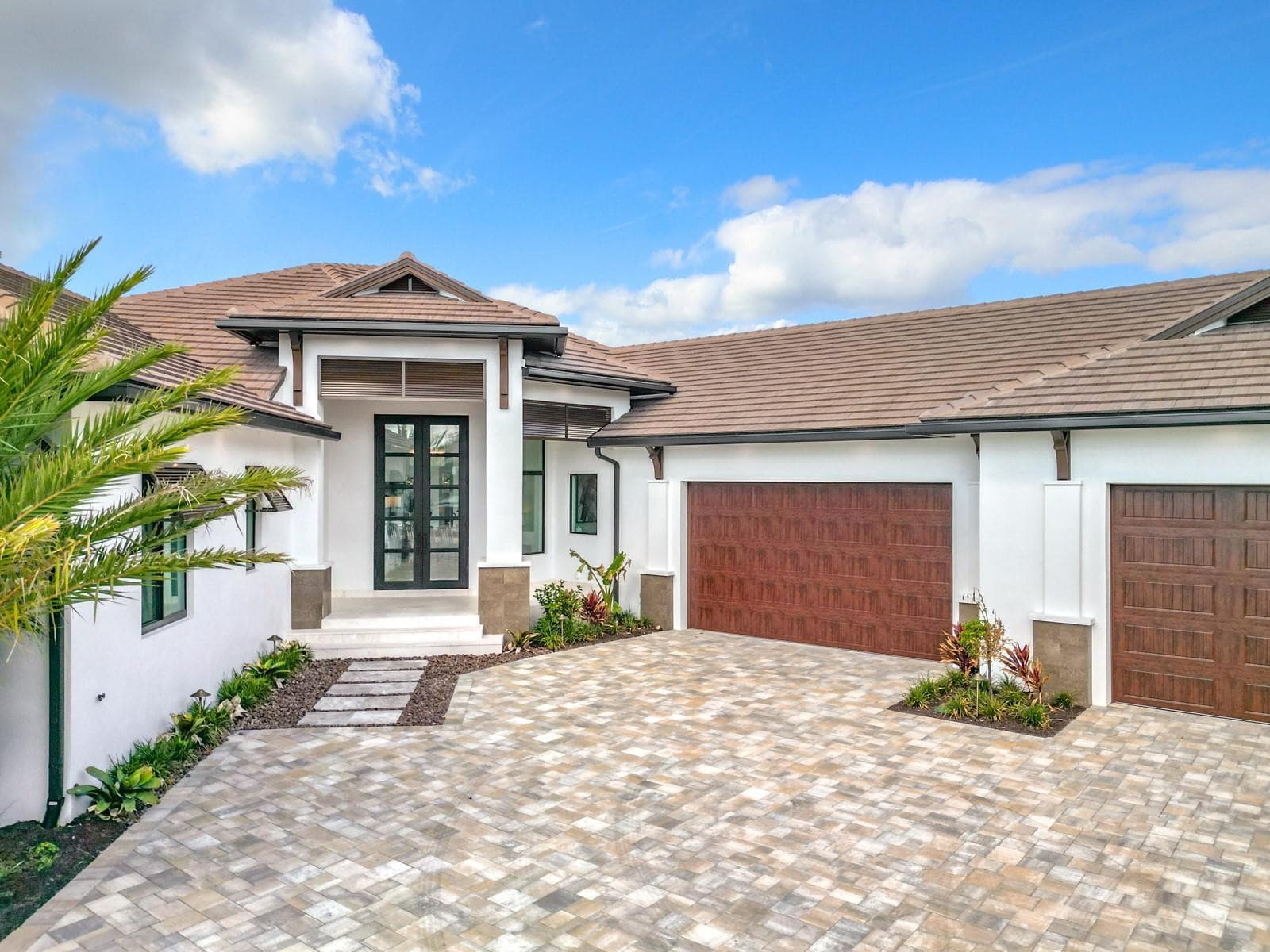 14201 Bay Drive, Fort Myers, FL 33919 — photo 5 of 43
