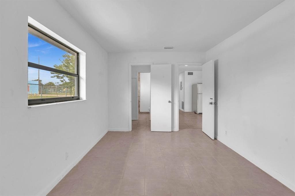5748 NW 27th Court, Fort Lauderdale, FL 33313 — photo 13 of 20