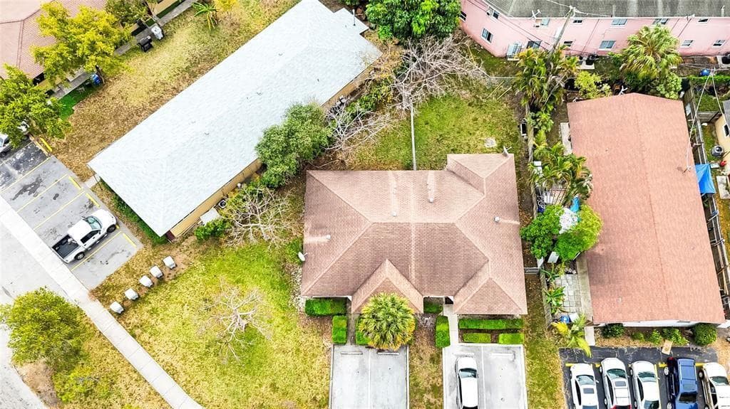 330 SW Avondale Drive, Pompano Beach, FL 33060 — photo 3 of 28