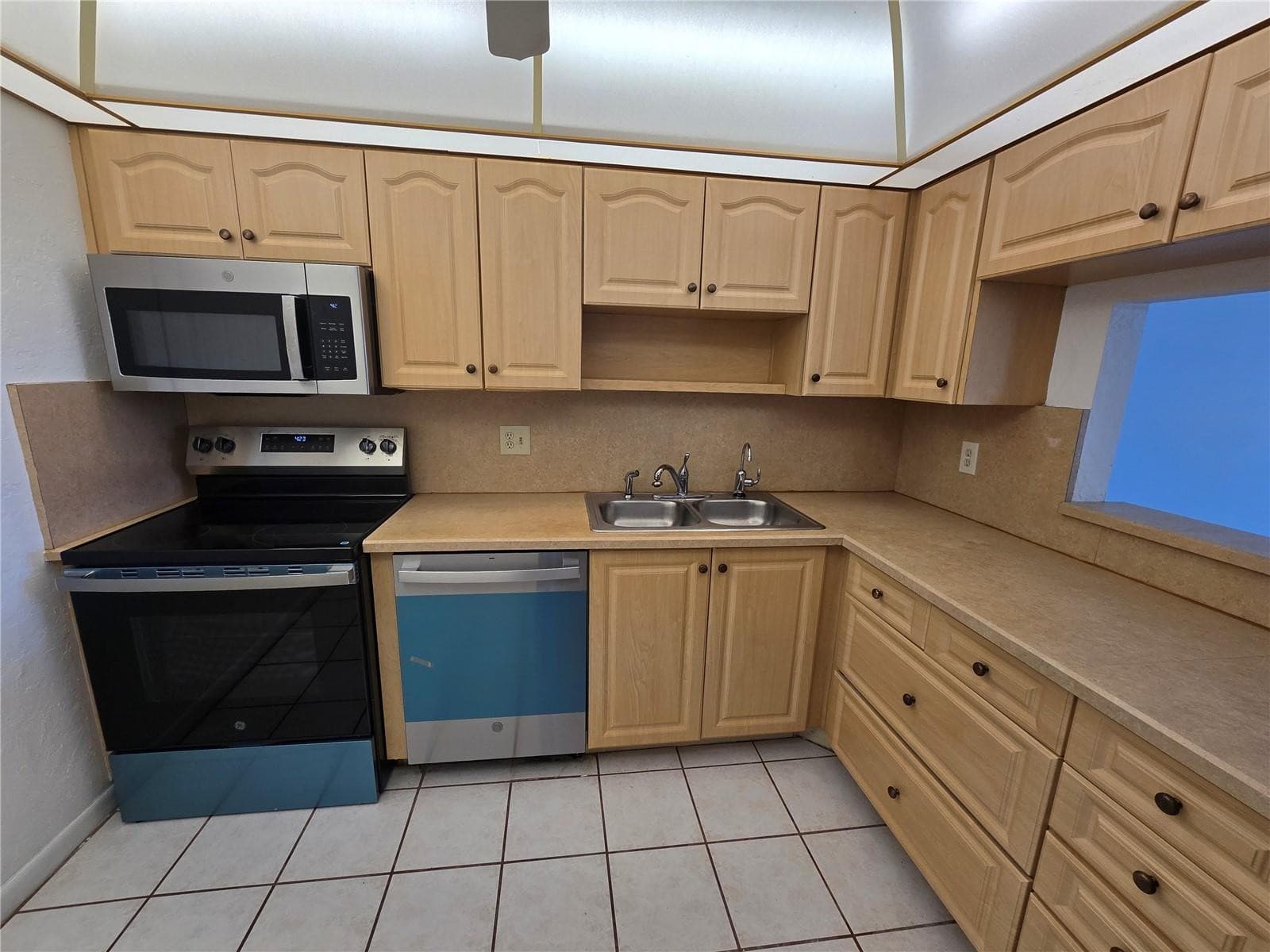 6890 Royal Palm Boulevard 211h, Margate, FL 33063 — photo 3 of 35