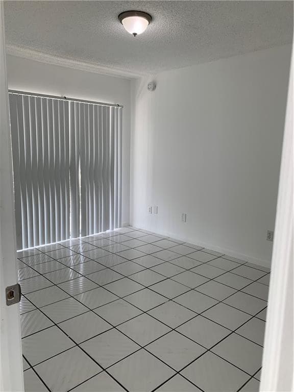 4131 Stirling Road 304, Davie, FL 33314 — photo 3 of 5