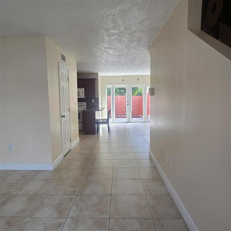 3680 SW 59 Avenue 8, Davie, FL 33314 — photo 2 of 10