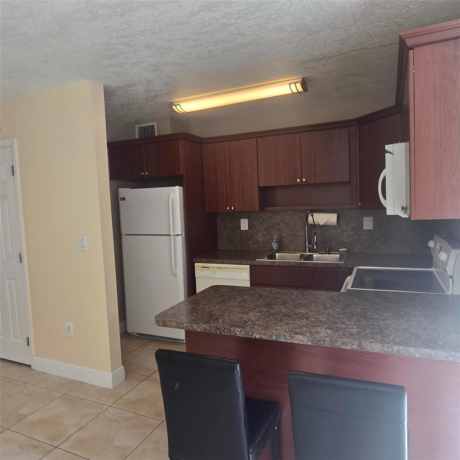 3680 SW 59 Avenue 8, Davie, FL 33314 — photo 4 of 10