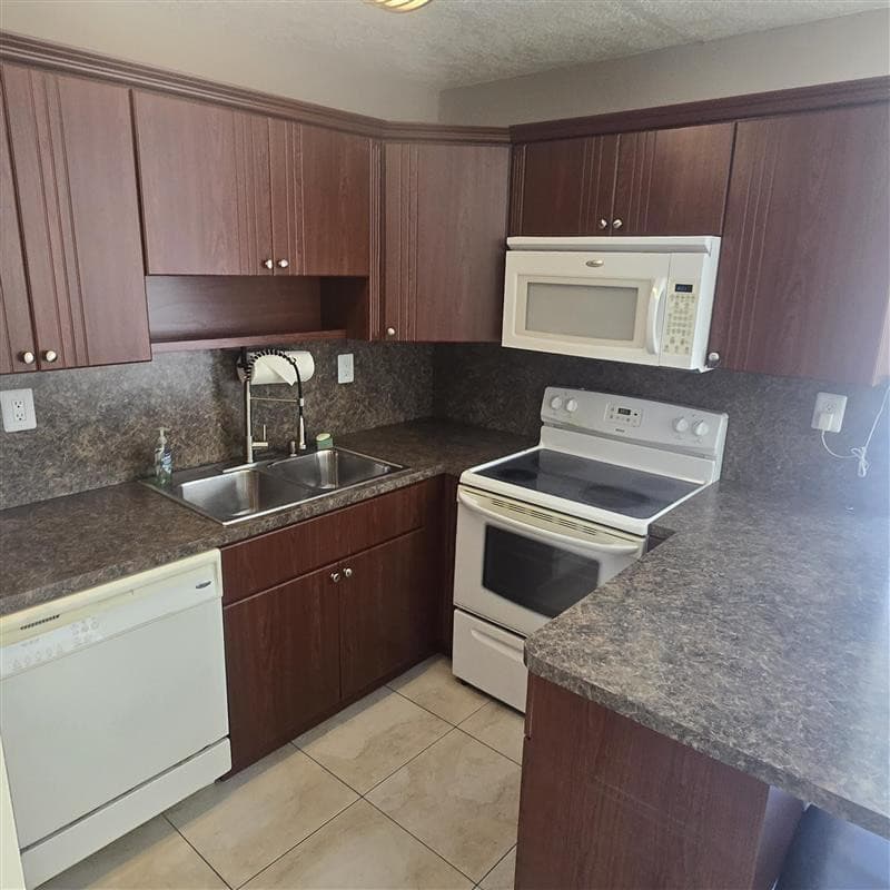 3680 SW 59 Avenue 8, Davie, FL 33314 — photo 6 of 10