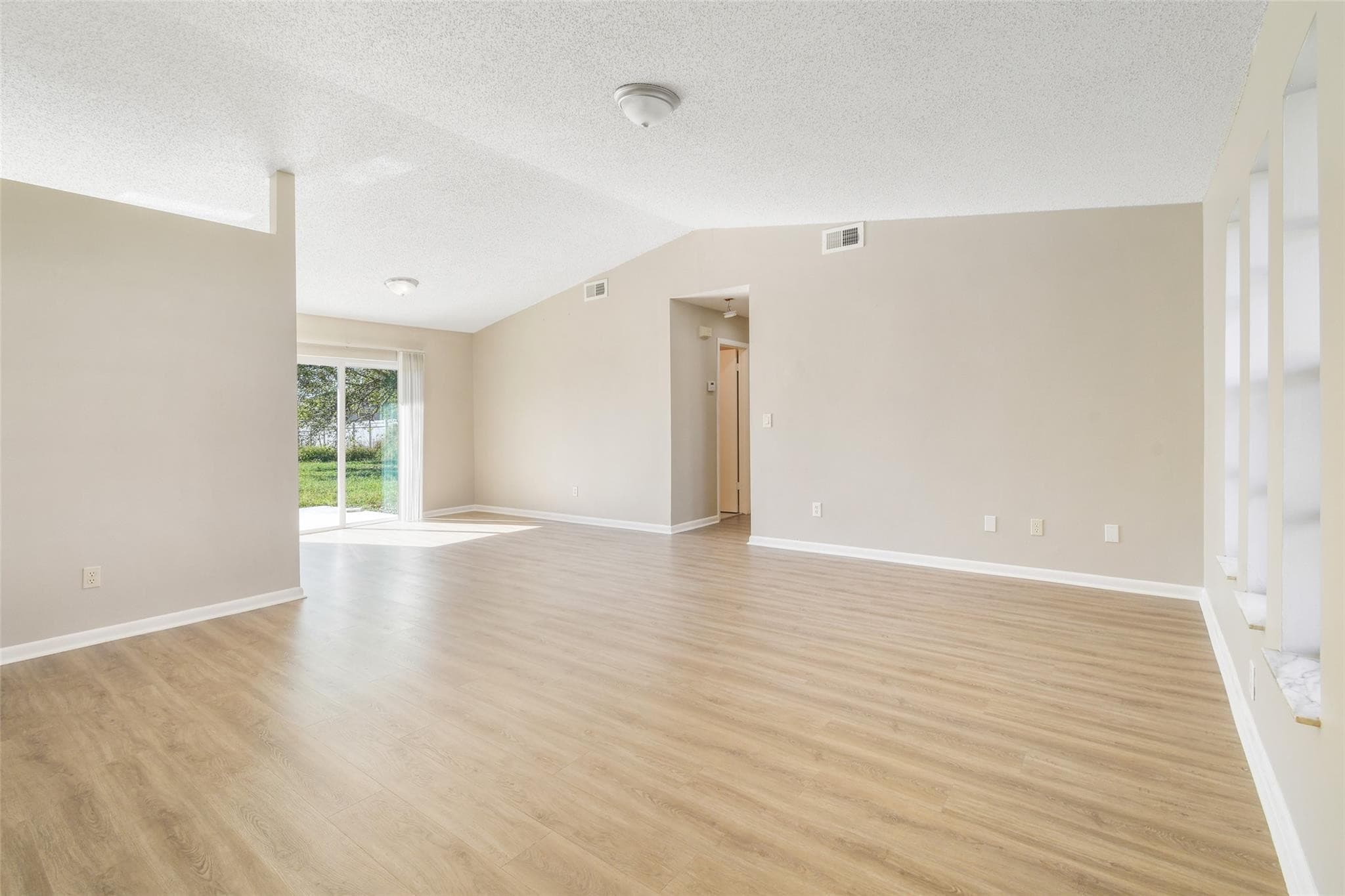 516 SW Buswell Avenue, Port St. Lucie, FL 34983 — photo 6 of 38