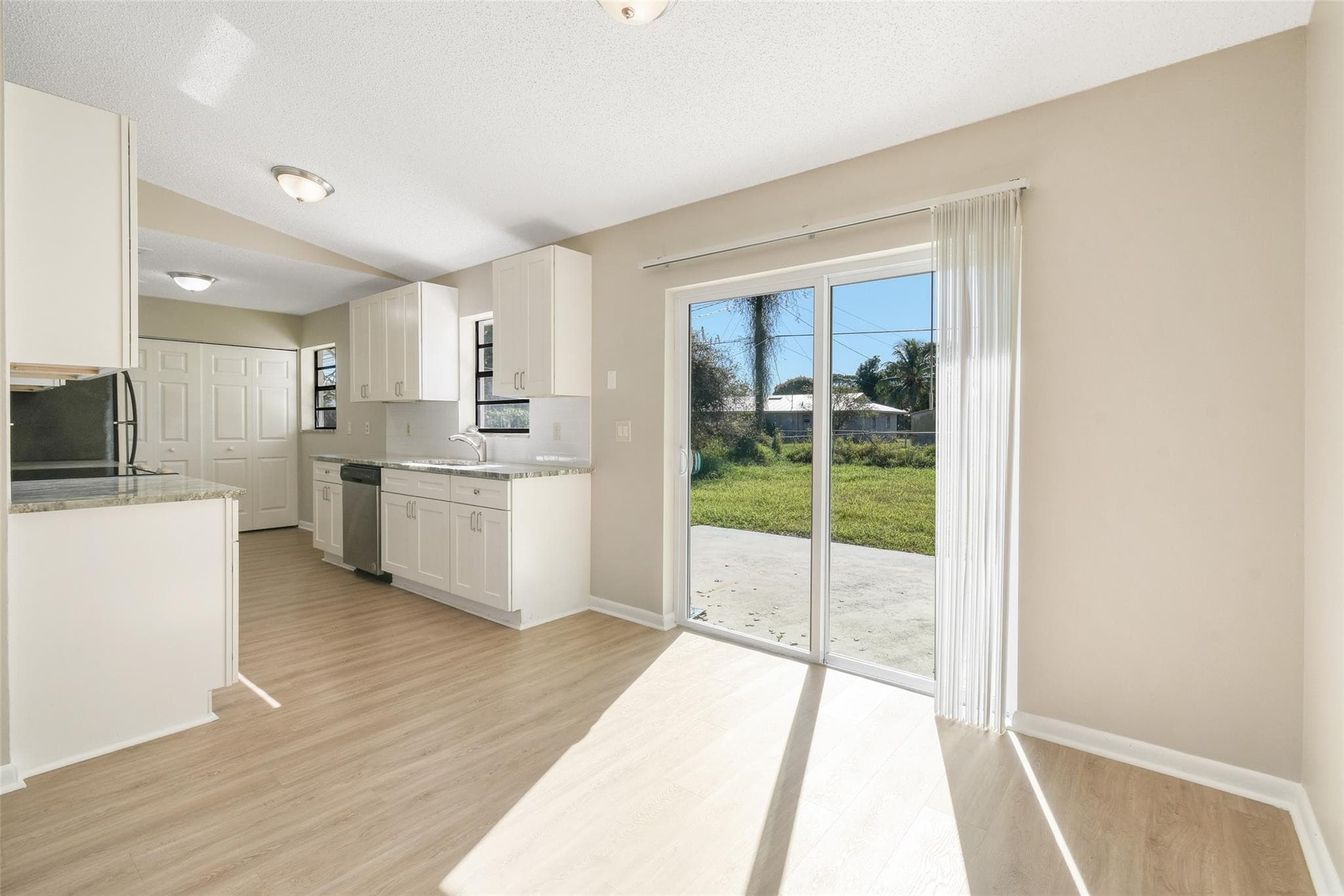 516 SW Buswell Avenue, Port St. Lucie, FL 34983 — photo 8 of 38