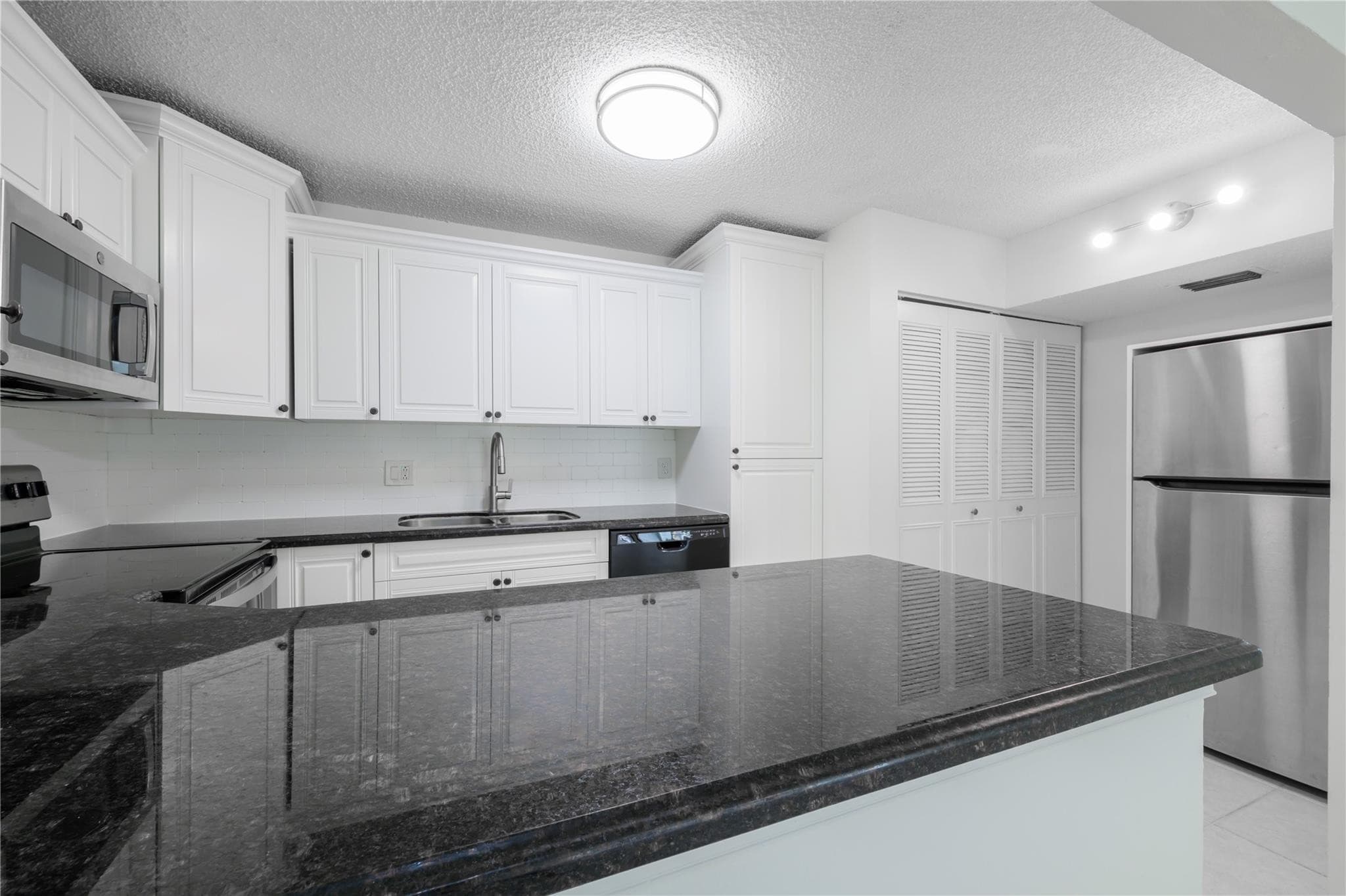 711 Sunny Pine Way B-2, Greenacres, FL 33415 — photo 13 of 32