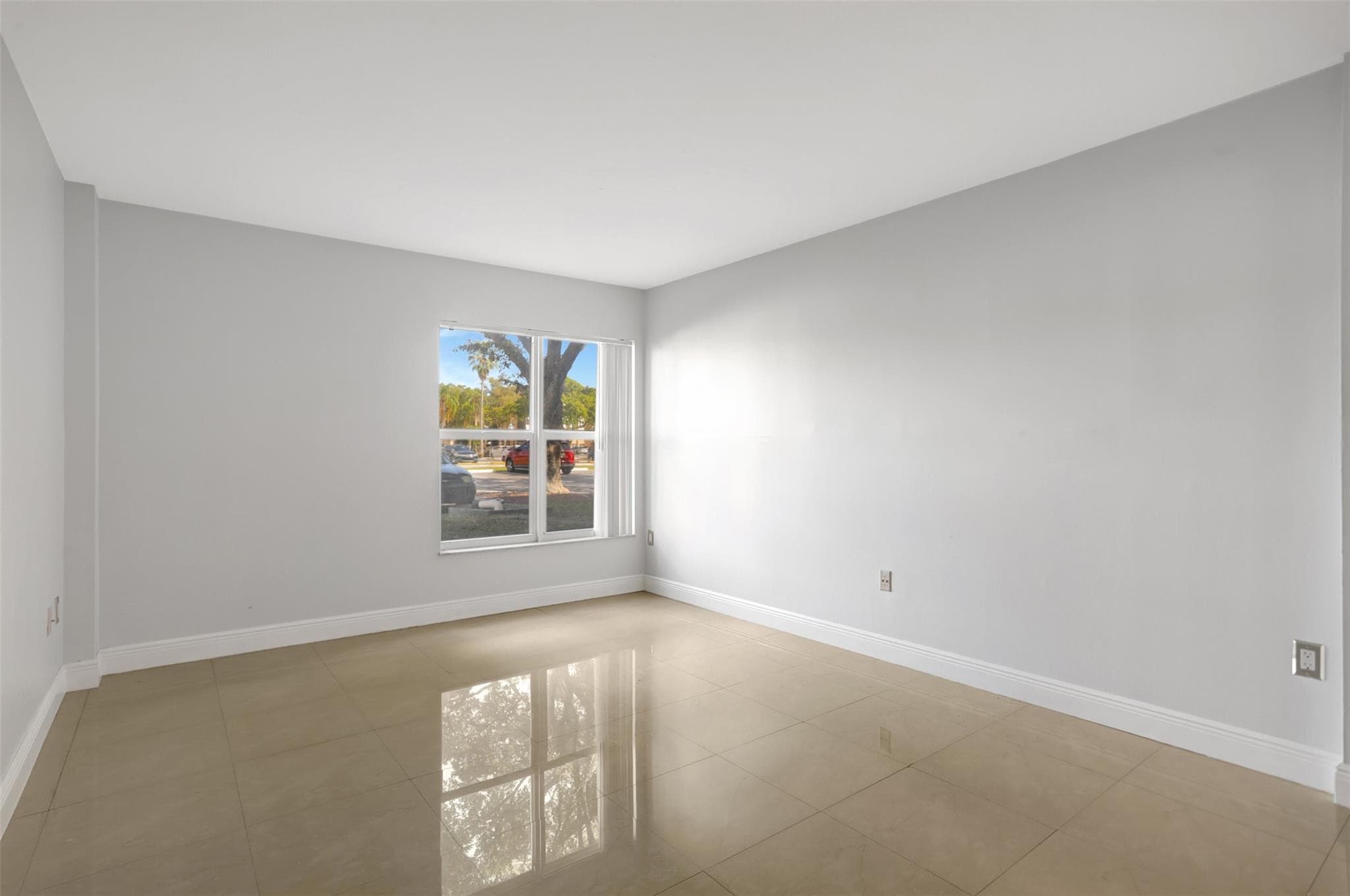 Condominium in Lauderhill — photo 10 of 29