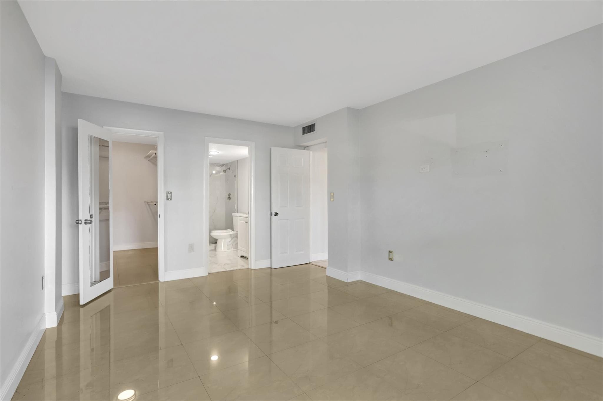 Condominium in Lauderhill — photo 11 of 29