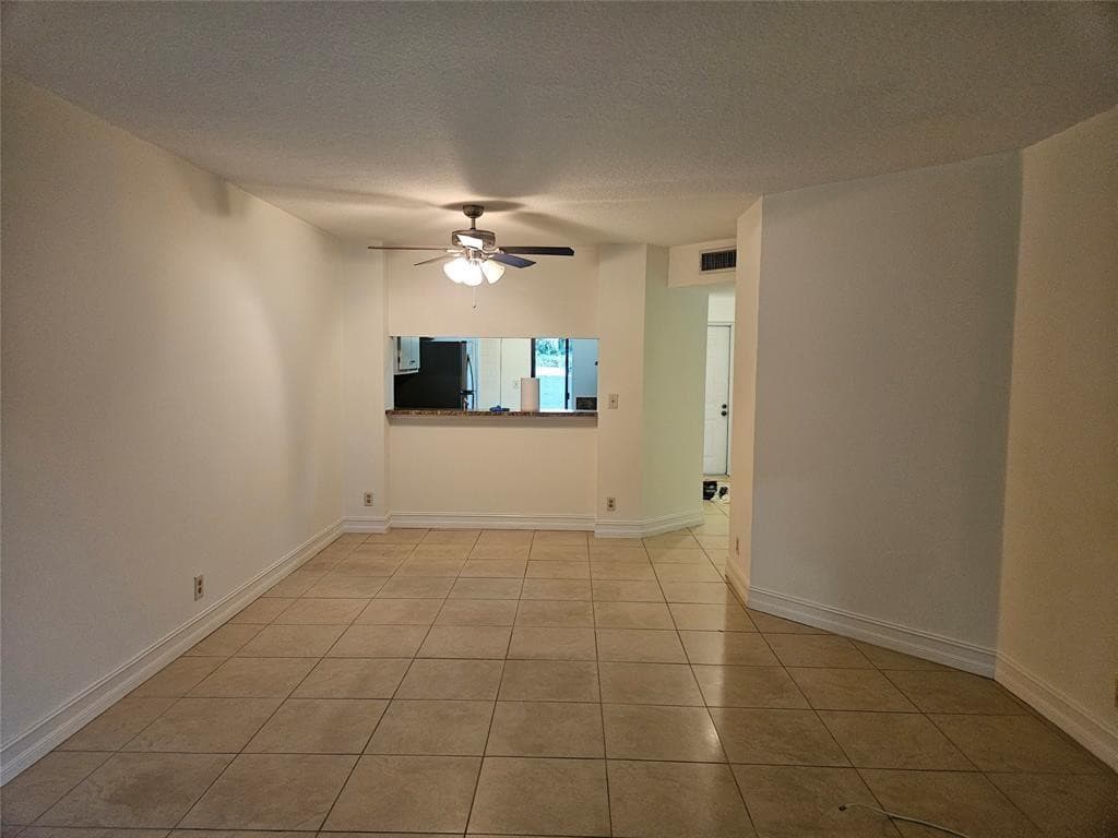5583 Courtyard Drive 5583, Margate, FL 33063 — photo 10 of 20