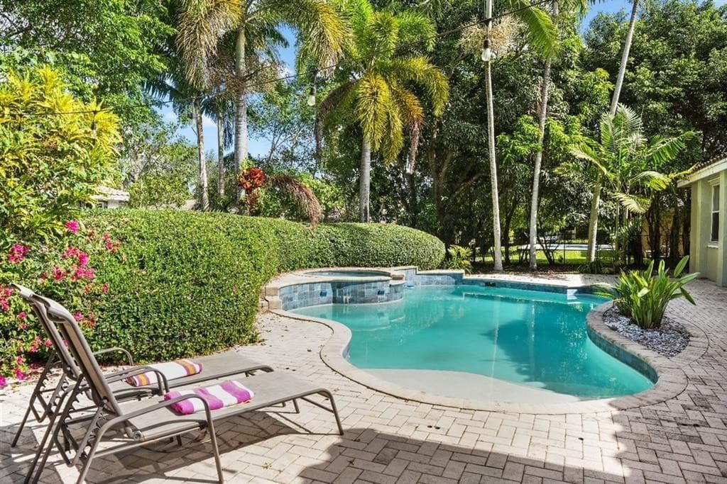 8209 SW 173rd Terrace, Palmetto Bay, FL 33157 — photo 1 of 21