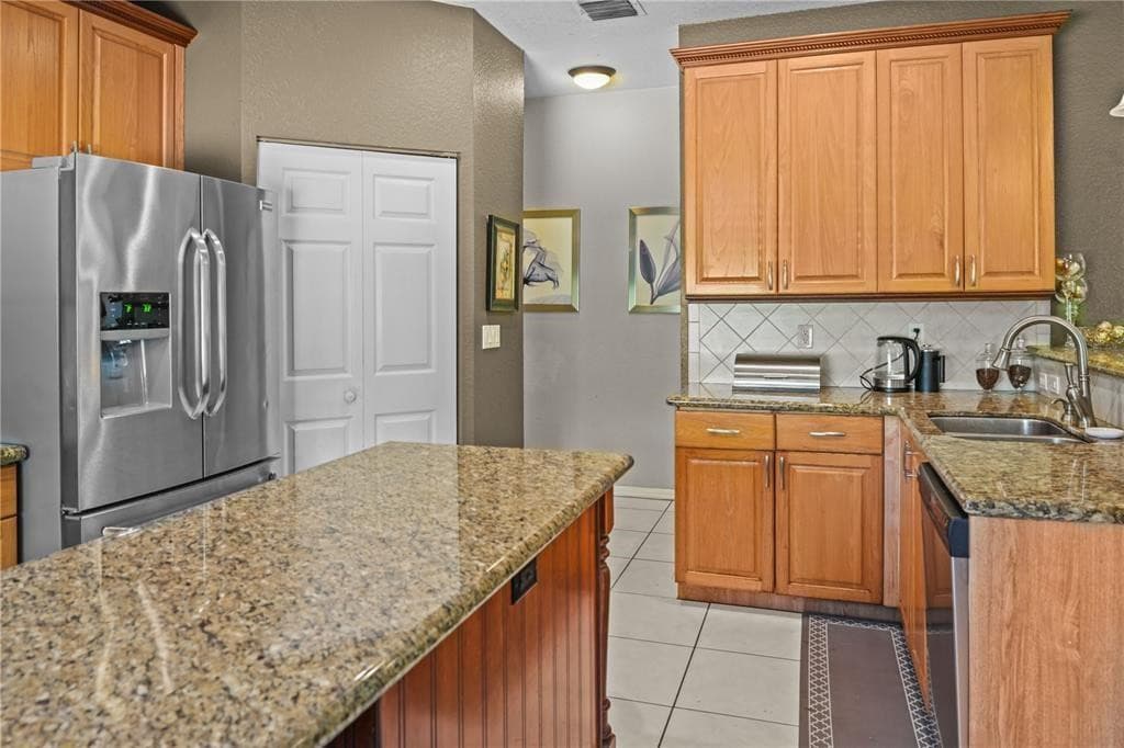 8209 SW 173rd Terrace, Palmetto Bay, FL 33157 — photo 8 of 21