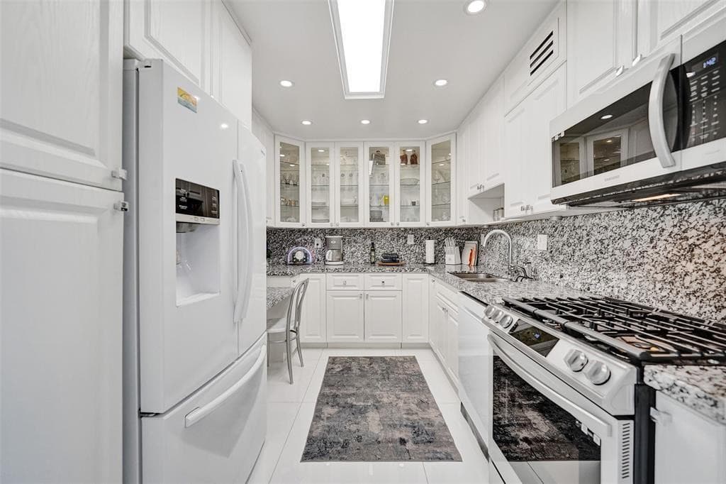 2030 S Ocean Drive 510, Hallandale Beach, FL 33009 — photo 4 of 43