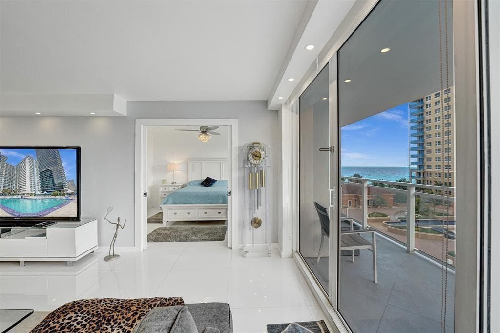 2030 S Ocean Drive 510, Hallandale Beach, FL 33009 — photo 10 of 43