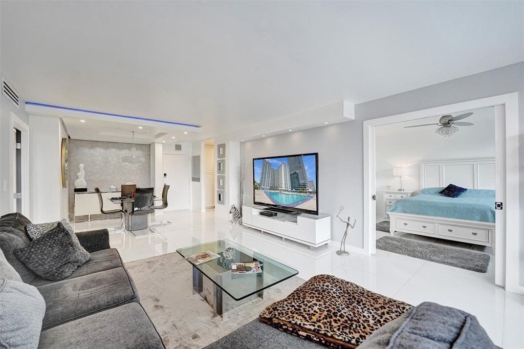 2030 S Ocean Drive 510, Hallandale Beach, FL 33009 — photo 11 of 43