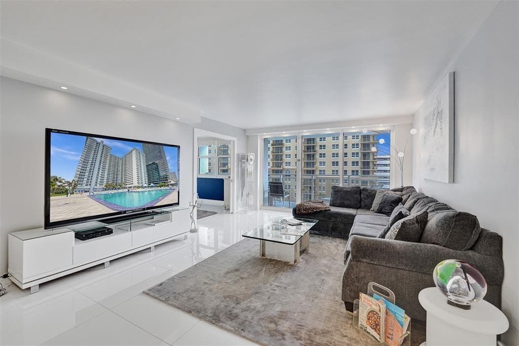 2030 S Ocean Drive 510, Hallandale Beach, FL 33009 — photo 17 of 43
