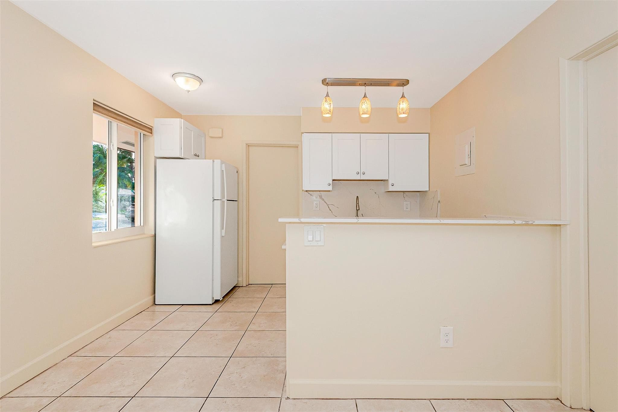 2581 NE 11th Court 2585, Pompano Beach, FL 33062 — photo 4 of 30